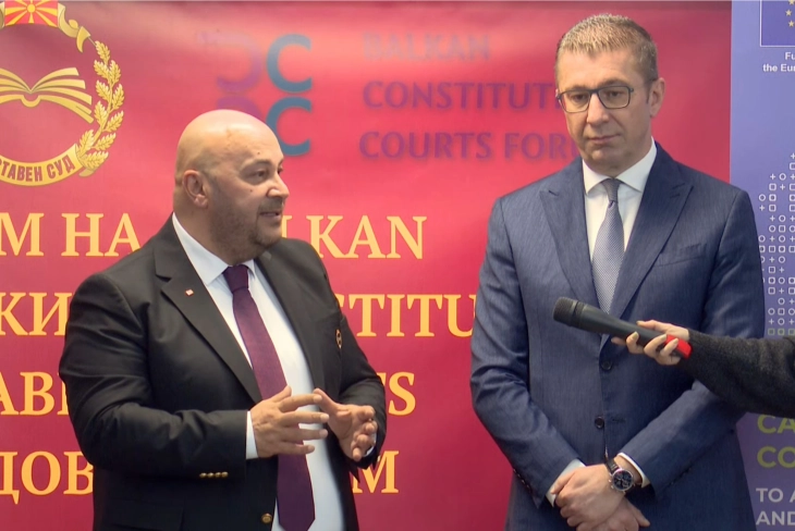 Изјави на премиерот Христијан Мицкоски и на претседателот на Уставниот суд, Дарко Костадиновски (во живо)