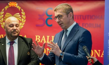 Мицкоски: Имаме доволно гориво и струја, можно повлекување мазут од државните резерви