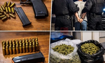 Katër persona arrestohen në Strugë, Kërçovë dhe Ohër për shkak të mbajtjes së armëve dhe drogës