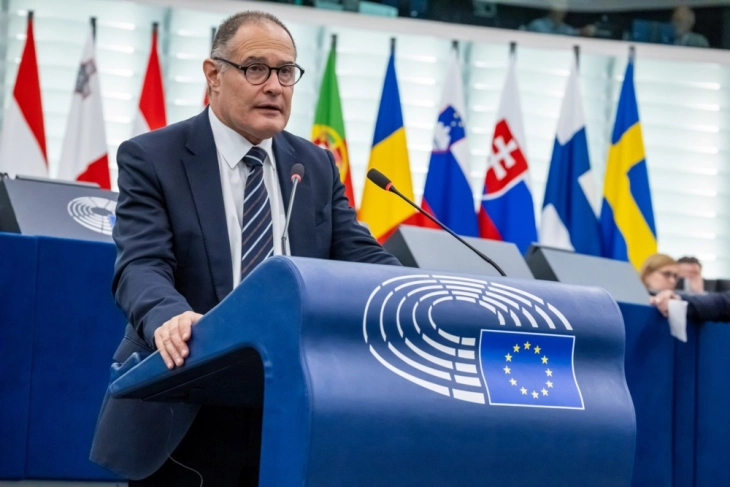 Është ngritur hetim kundër ish-shefit të Fronteksit për shkak të dyshimit për maltretim të emigrantëve