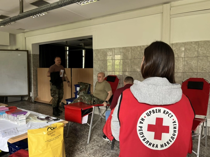 Во крводарителска акција во велешката касарна собрани 48 крвни единици