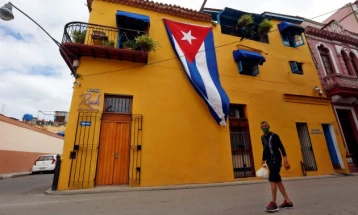 Брод со хуманитарна помош пристигна во Куба