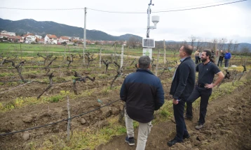 Ставени во функција три агрометеоролошки станици во Општина Валандово