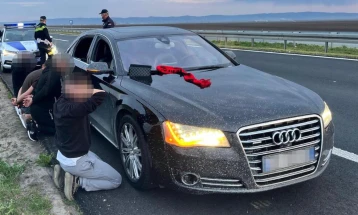 Српската полиција приведе тројца државјани на Албанија осомничени за национална, верска и расна омраза