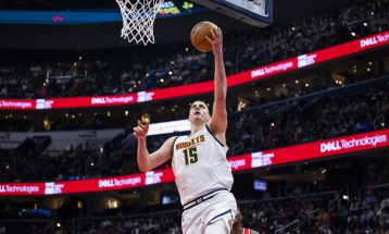 Денвер го победи Феникс на гости, Јокиќ оствари трипл-дабл