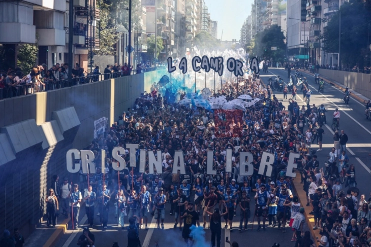 Dhjetëra mijëra në marsh në Buenos Aires në përkujtim të viktimave të diktaturës