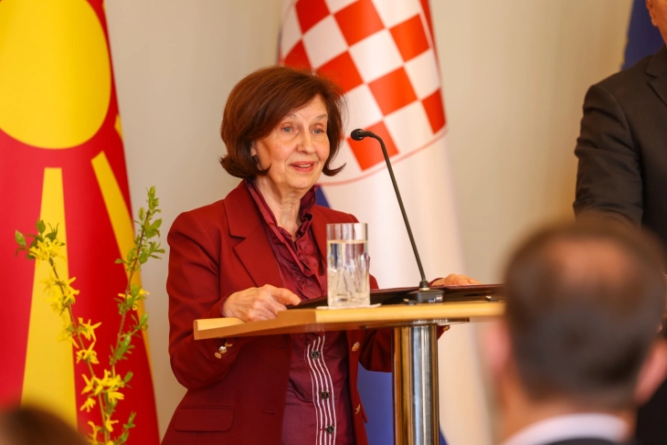 Siljanovska - Davkova nga Zagrebi: Në Maqedoni qytetarët kanë qëndrim të qartë, rreth 80 për qind nuk dëshirojnë që Kushtetuta të ndryshohet, por pothuaj 70 për qind janë për anëtarësim në BE