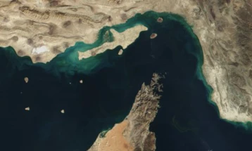 IMO: Rreth 2.000 anije dhe 20.000 marinarë të bllokuar në Ngushticën e Hormuzit