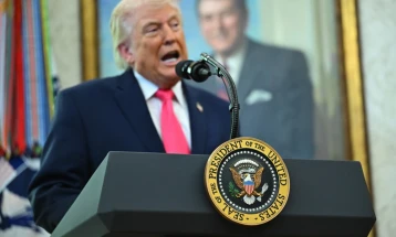 Трамп: Иран сака договор, но се плаши од сопствениот народ тоа да го признае