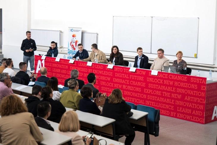 ФИНКИ ја отвори дилемата: дали интернетот е навистина достапен за сите?