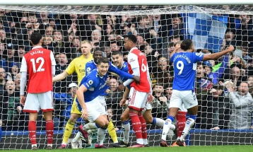 Гардијан: Евертон може да ја тужи Премиер лигата по казната на Челзи