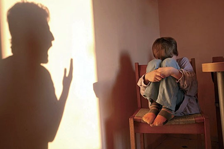 Охриѓанец осомничен за семејно насилство врз малолетен син и сопруга – предложен притвор