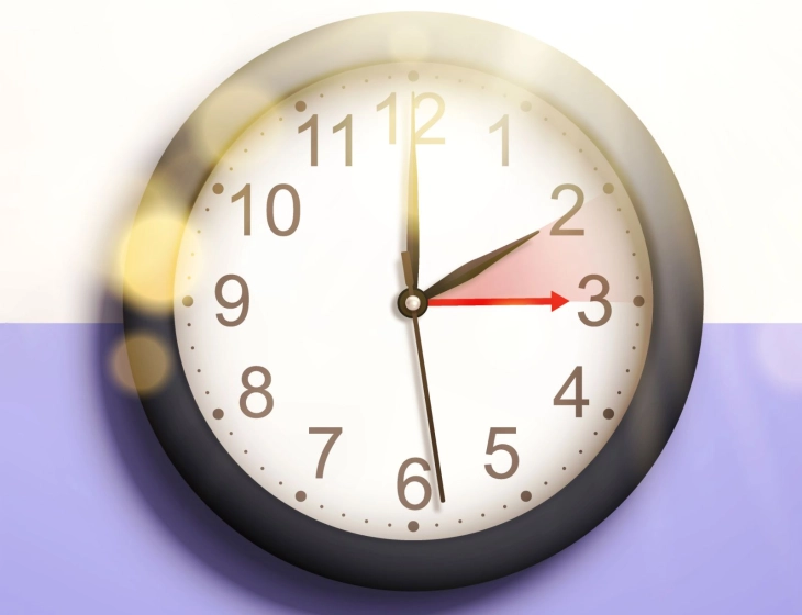 В недела завршува зимското сметање на времето - стрелките се поместуваат еден час нанапред