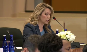 Рози Мицкоска на Глобалниот самит во САД: Во одговорен и достапен начин во нашата земја, веруваме дека дигиталната писменост мора да започне од најрана возраст