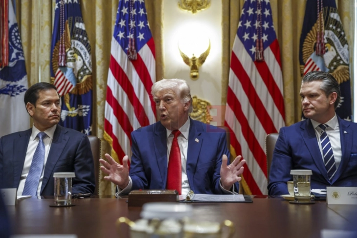 Трамп го продолжи рокот за запирање напади врз иранските енергетски капацитети до 6 април