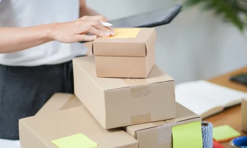 ЕУ воведува нови такси за мали пратки и строги казни за опасни производи