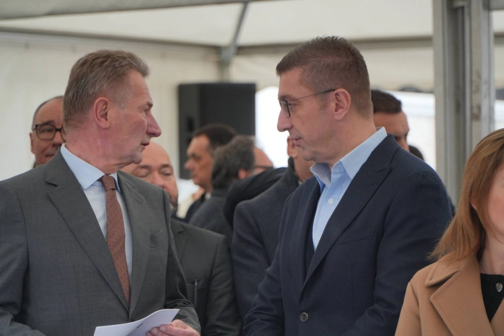 Mickoski: Prioriteti i Qeverisë është të kemi shpenzime më të ulëta të jetesës dhe të ardhura më të larta për të punësuarit