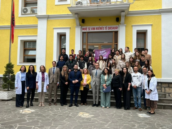 Делчевските средношколци дел од младинска размена во Тирана, се зајакнува меѓукултурниот дијалог