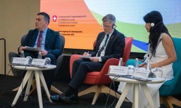 Ministri Hoxha me rastin e Ditës Botërore të Ujërave: Me mbështetjen e Zvicrës po i rrisim standardet në sektorin e ujërave