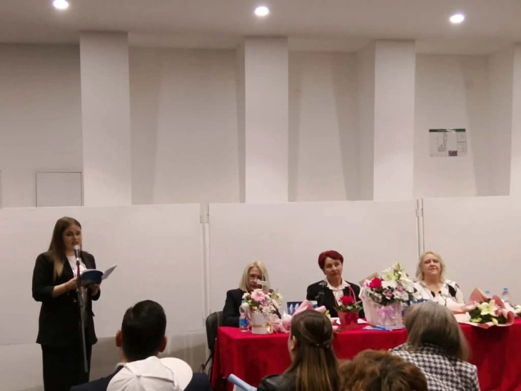 Во Крива Паланка промовирано книжевното првенче на Дара Димитровска 