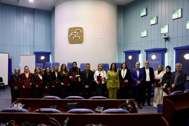 Меџити: Чаир со 13 нови решенија за вработување во образованието