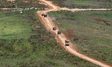 Во израелски напад врз автомобил во јужен Либан загинаа најмалку тројца либански новинари, Израел тврди дека станува збор за напад врз терорист
