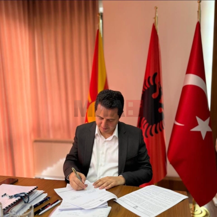 Kryetari i Komunës së Gostivarit, Valbon Limani, prezanton punimet për transformimin e Parkut të Qytetit në Gostivar