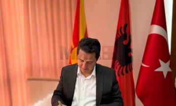 Kryetari i Komunës së Gostivarit, Valbon Limani, prezanton punimet për transformimin e Parkut të Qytetit në Gostivar