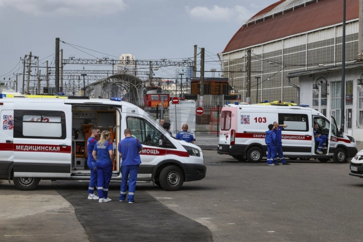 Një person humbi jetën dhe tetë të tjerë u lënduan në sulmin me dron ukrainas në qytetin rus Taganrog, tre persona u lënduan në sulmin në Krasnodar