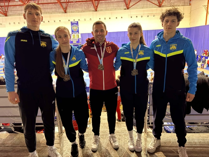 Четири медали за македонските каратисти на „Златен појас“ во Чачак