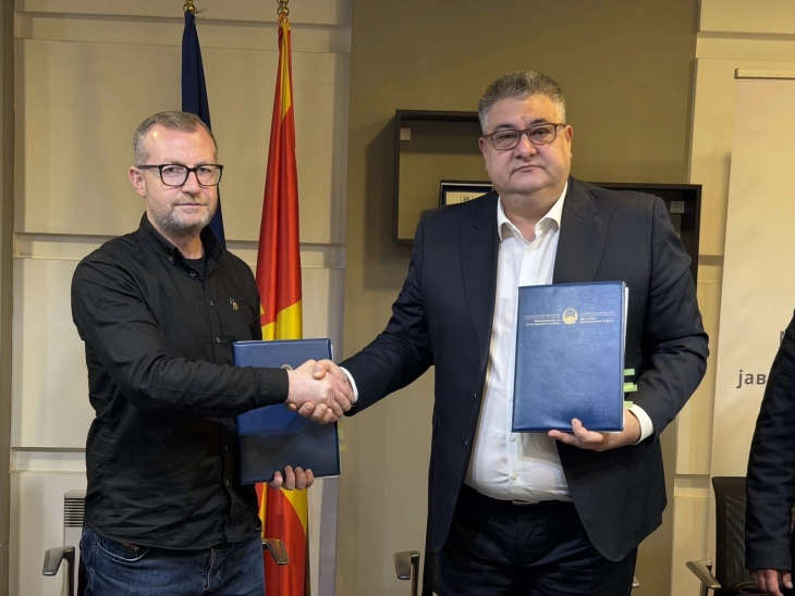 Потпишан колективниот договор за вработените во Министерството за јавна администрација, етапно зголемување на платите до 40 проценти