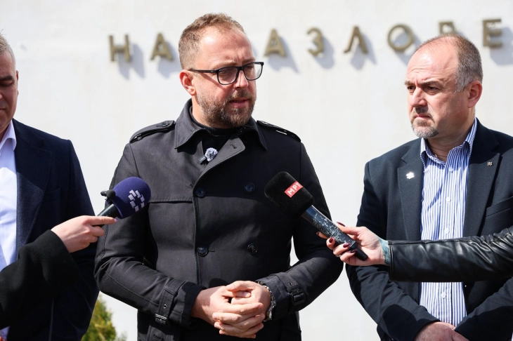 Љутков: Интензивно се работи на реконструкција на театри и културни објекти низ државата