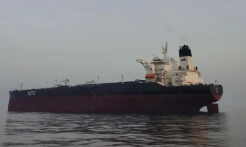 Нема истекување на нафта по нападот на кувајтскиот танкер во близина на пристаништето во Дубаи