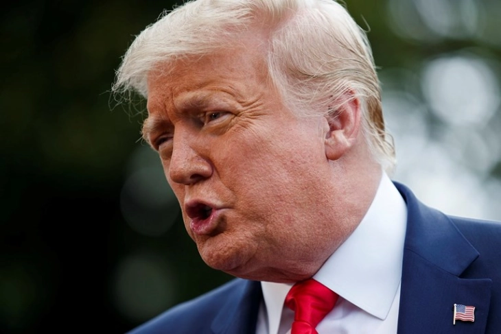 Гувернерот на Флорида го одобри преименувањето на аеродромот Палм Бич по Трамп