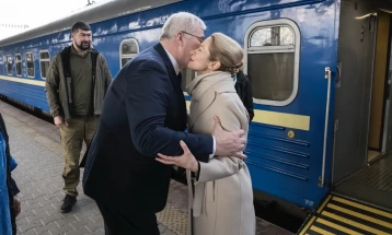 Каја Калас и делегација министри од ЕУ пристигнаа во Киев на годишнината од трагедијата во Буча