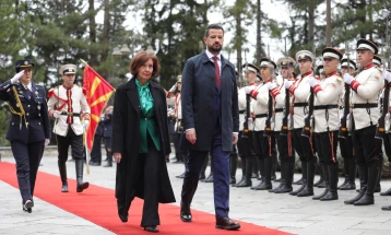 Сиљановска - Давкова го пречека Милатовиќ со највисоки почести во Вила Водно