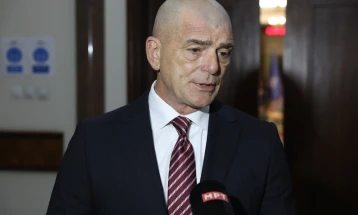 ЗНАМ поднесе закон со дозвола за автомобил да може да се вози и мотор чија зафатнина не е поголема од 125 м3