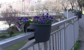 Штипски „Исар“ ќе поднесе кривични пријави против вандалите, кои искршија жардињери покрај реката Отиња