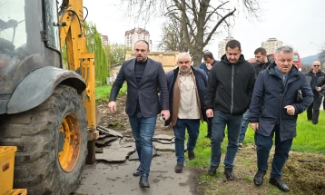 Ѓорѓиевски: Почнавме широка и сеопфатна акција за реконструкција на пешачките патеки во Скопје