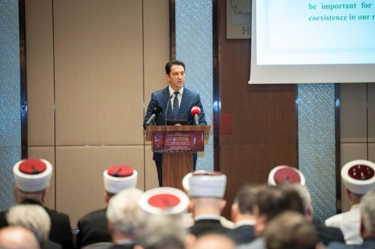 Zëvendëskryeministri Bekim Sali merr pjesë në Samitin e baahkësive fetare të Ballkanit