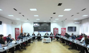 Димитриеска-Кочоска на средба со Стопанската комора: Заедно со реалниот сектор ги констатираме актуелните состојби со цел навремено да реагираме