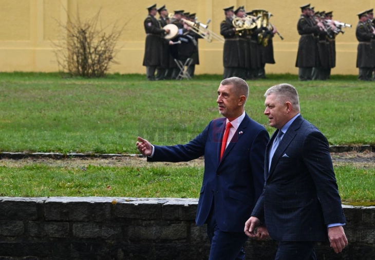 Словачка и Чешка бараат од ЕУ да го принуди Зеленски да го отвори протокот на нафта