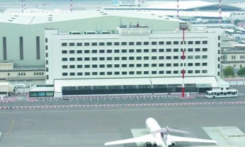 Aeroporti në Kuvajt u sulmua me dronë