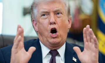 Трамп за „Дејли телеграф“: Сериозно размислувам за повлекување на САД од НАТО