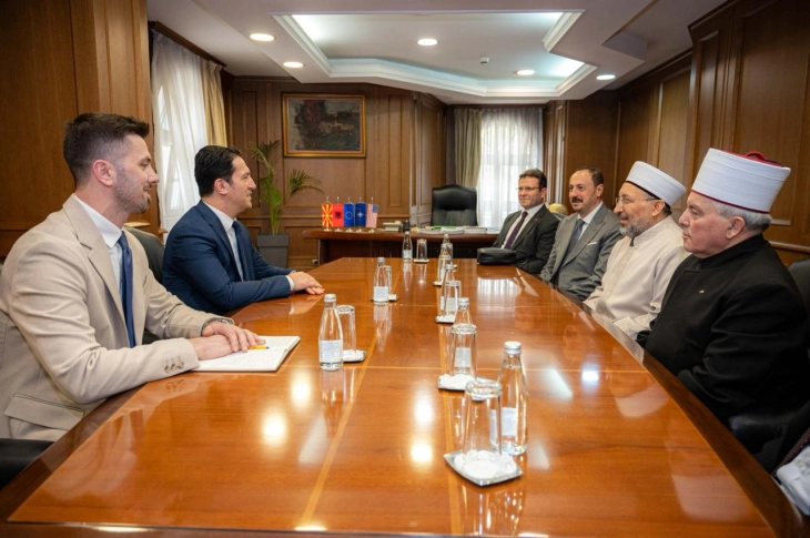 Министерот Сали се сретна со претседателот на Исламската верска заедница на Република Турција, Арпагуш