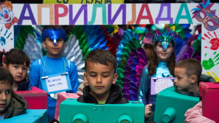 „Априлијада“ во Скопје – забава за сите генерации (фото)