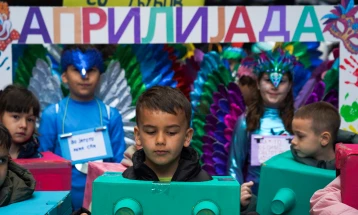 „Априлијада“ во Скопје – забава за сите генерации (фото)