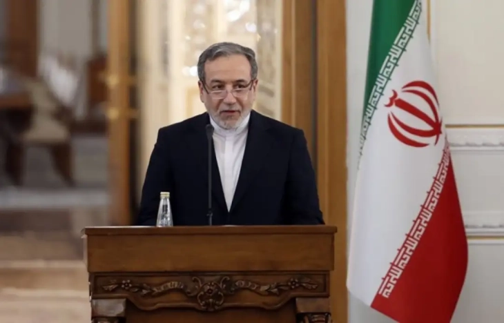 Арагчи: Ормуската Теснина е затворена само за непријателските бродови