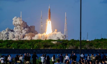 НАСА ја лансираше мисијата Артемис II, прв лет со екипаж кон Месечината по повеќе од половина век