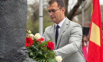 Одбележани 161 година од раѓањето на Ѓорче Петров, оддадена почит пред неговиот споменик во истоимената општина